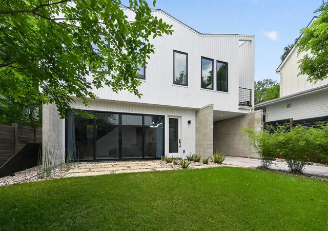 4th image of 1206 Luna St #2, Austin, TX 78721 | MLS# 4910383