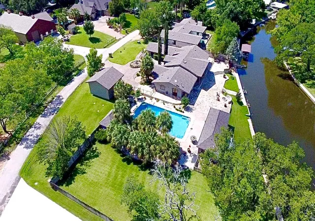 2nd image of 311 Oleander Dr, Marble Falls, TX 78654 | MLS# 7902186