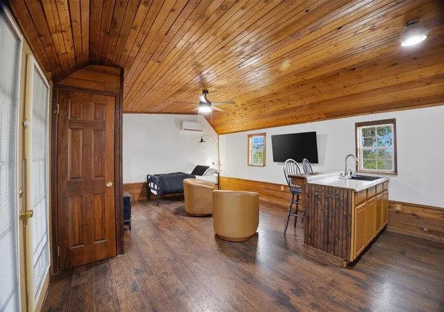 28th image of 104 Ridge Rd, Burnet, TX 78611 | MLS# 5442428