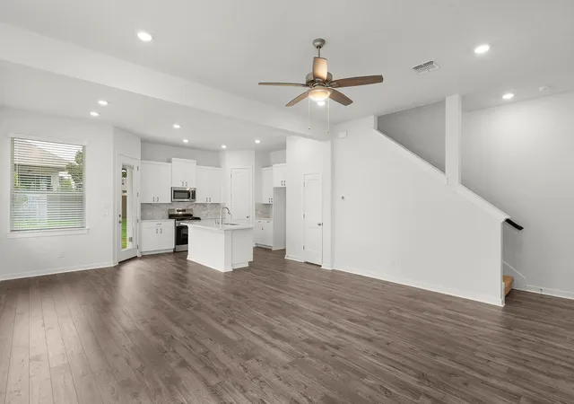 Photo 4 of Single family home for sale at 201 Flora Springs Cv, Liberty Hill, TX 78642 | MLS# 3880817 | Listing updated on 2026-10-27