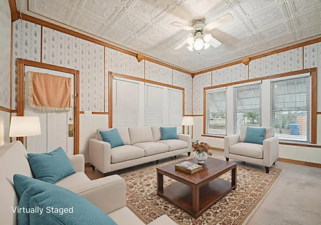 3rd image of 611 N Main St, Elgin, TX 78621 | MLS# 6601258