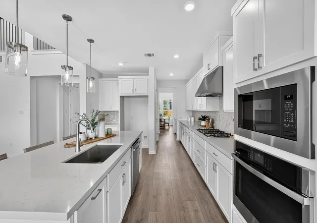 Photo 2 of Sale Pending at 1604 Mulberry Oak Ln, Georgetown, TX 78628 | MLS# 8162632 | Listing updated on 2026-08-30