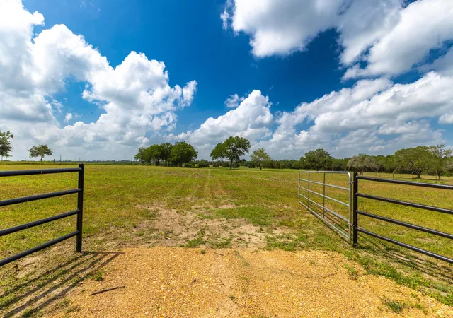 Homes for sale in Flatonia, TX | 2112 (tract #4) Baca Loop, Flatonia, TX 78941 | MLS# 5637606