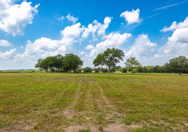 Homes for sale in Flatonia, TX | 2112 (tract #4) Baca Loop, Flatonia, TX 78941 | MLS# 5637606