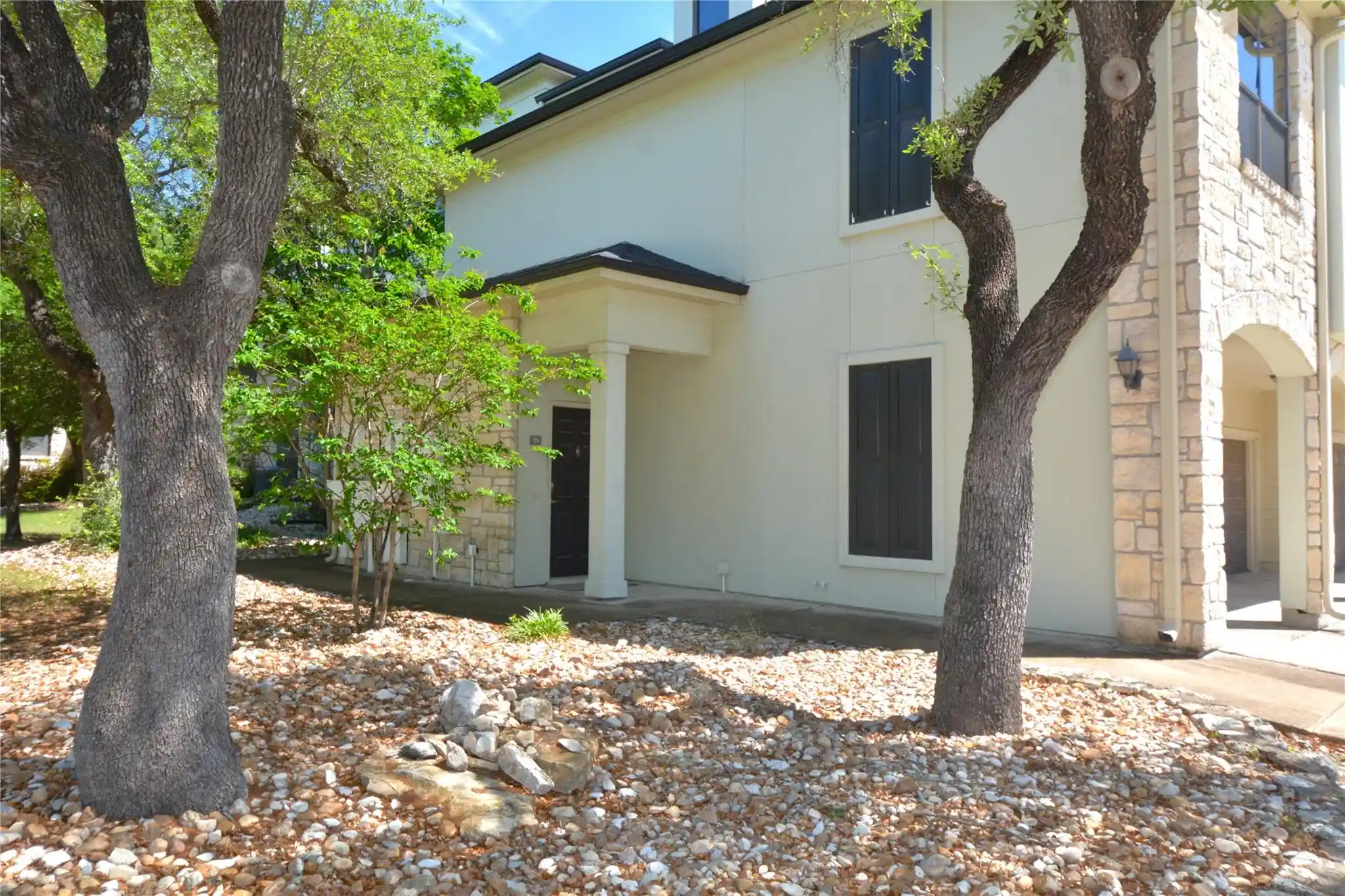 Listing Photo 2 - Condo for sale in 7701 Rialto Blvd located at 7701 Rialto Blvd, Austin, TX 78735 - Unit #124