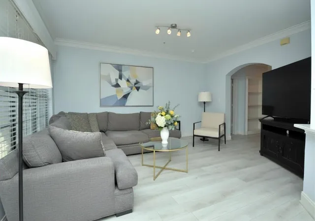 Listing Photo 3 - Condo for sale in building located at 7701 Rialto Blvd, Austin, TX 78735 - Unit #124