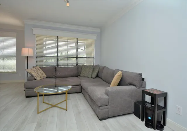 Listing Photo 4 - Condo for sale in building located at 7701 Rialto Blvd, Austin, TX 78735 - Unit #124