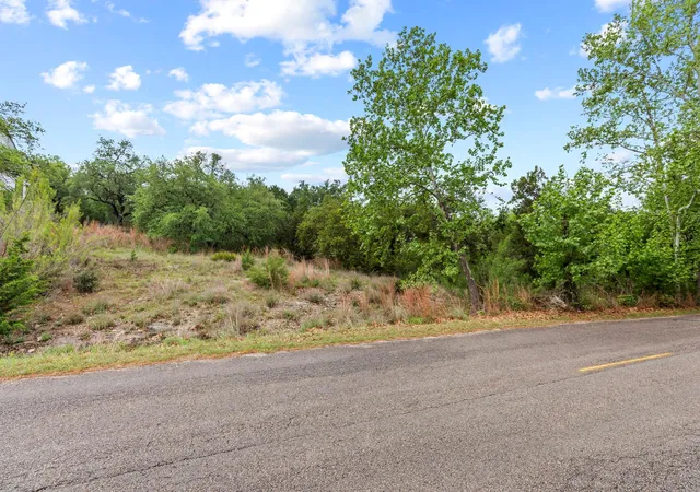 Homes for sale in Spicewood, TX | 416 Dunkeld Dr, Spicewood, TX 78669 | MLS# 6519876