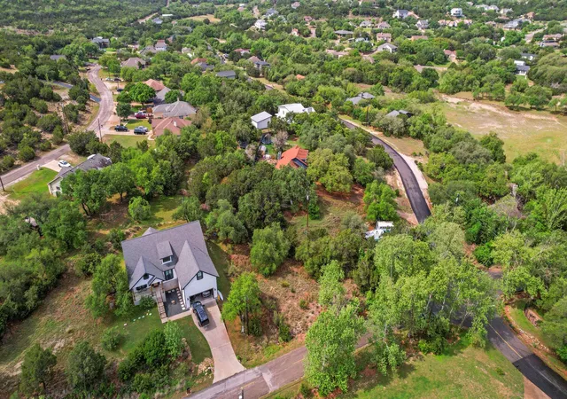 Homes for sale in Spicewood, TX | 416 Dunkeld Dr, Spicewood, TX 78669 | MLS# 6519876