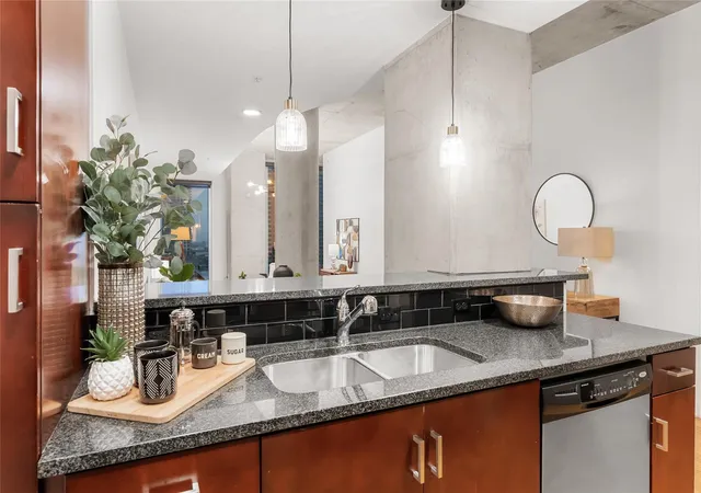 3rd image of 360 Nueces St #1112, Austin, TX 78701 | MLS# 4892306