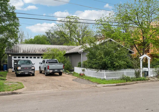 Photo 4 of Land for sale at 4411 Banister Ln, Austin, TX 78745 | MLS# 8642585 | Listing updated on 2026-04-23