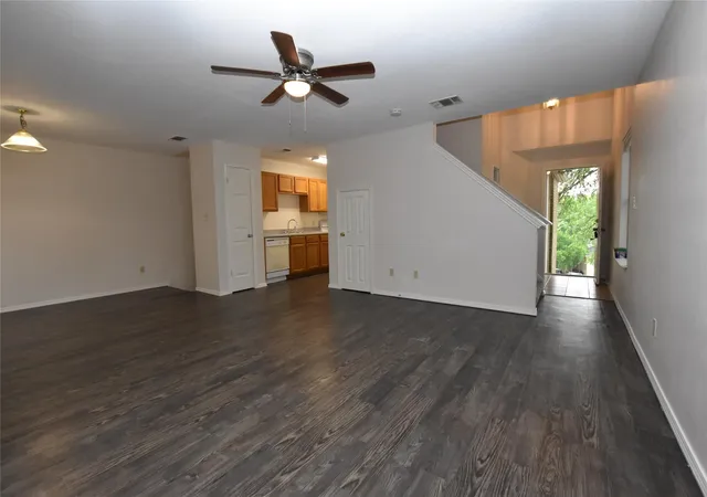 2nd image of 921 Sagewood Trl, San Marcos, TX 78666