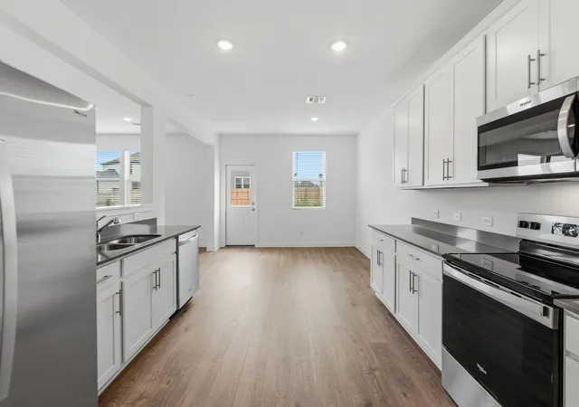 4th image of 170 Green Berets Bnd, Jarrell, TX 76537 | MLS# 3266768
