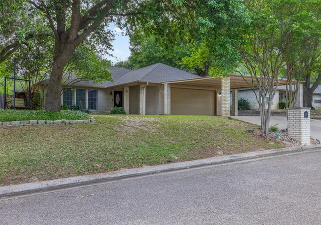 Homes for sale in Rockdale, TX | 705 Palmer St, Rockdale, TX 76567 | MLS# 2766155