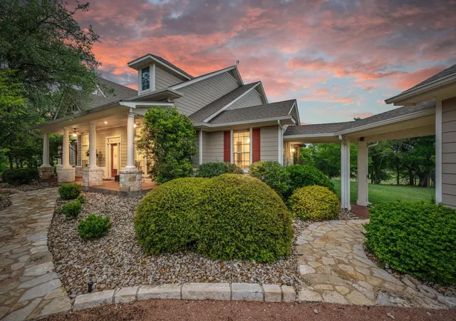Photo 3 of Sale Pending at 201 Shady Oaks Trl, Liberty Hill, TX 78642 | MLS# 8830743 | Listing updated on 2026-09-01