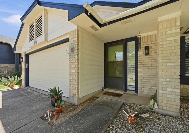 Photo 2 of Single family home for sale at 605 Brookside Pass, Cedar Park, TX 78613 | MLS# 2937411 | Listing updated on 2026-05-12
