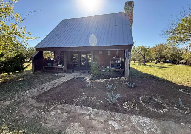 Homes for sale in Spicewood, TX | 206 Topspin Dr, Spicewood, TX 78669 | MLS# 8268610