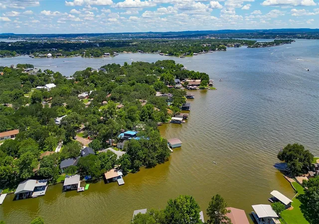 4th image of 104 Bluebird Ln, Highland Haven, TX 78654 | MLS# 5468352