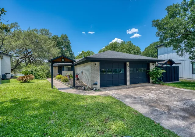 5th image of 104 Bluebird Ln, Highland Haven, TX 78654 | MLS# 5468352