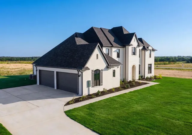 Photo 2 of Single family home for sale at 2992 Heritage Hts Rd, Leander, TX 78641 | MLS# 4848097 | Listing updated on 2026-09-22