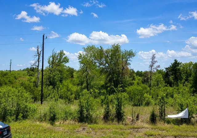 3rd image of 2500 Ne County Road 466 Dr, Elgin, TX 78621 | MLS# 7418212