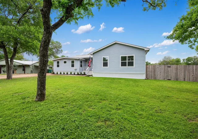 Homes for sale in Granite Shoals, TX | 1016 Sherwood Forest Dr, Granite Shoals, TX 78654 | MLS# 9286836
