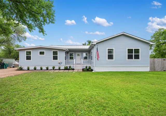 Homes for sale in Granite Shoals, TX | 1016 Sherwood Forest Dr, Granite Shoals, TX 78654 | MLS# 9286836