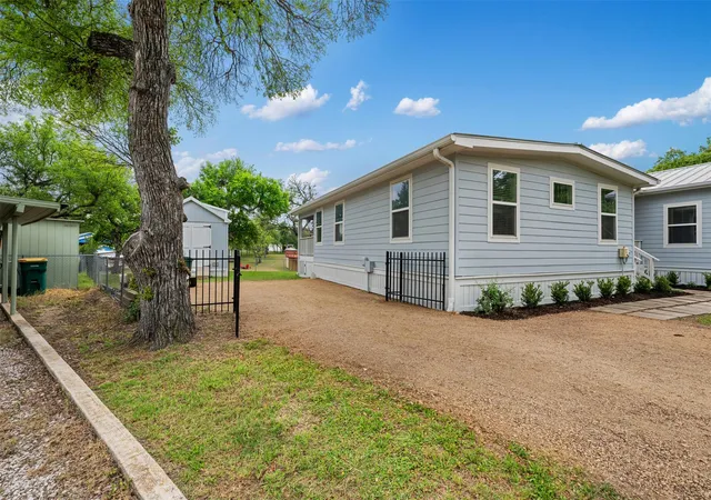 Homes for sale in Granite Shoals, TX | 1016 Sherwood Forest Dr, Granite Shoals, TX 78654 | MLS# 9286836
