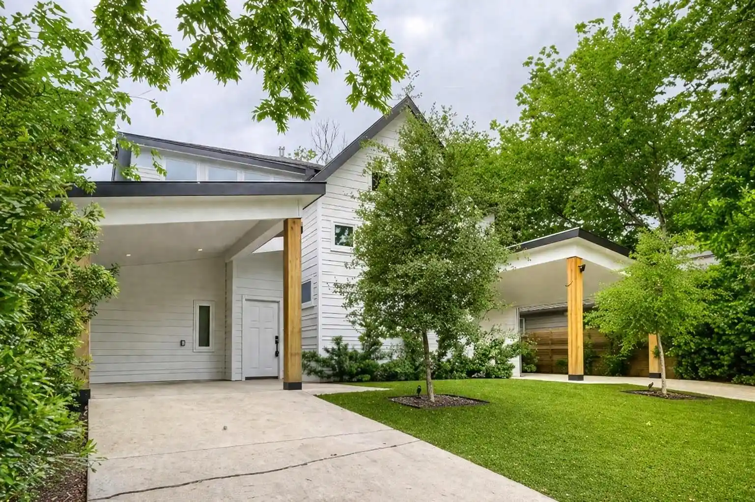 Listing Photo 1 - Condo for sale in 4805 Sara Dr located at 4805 Sara Dr, Austin, TX 78721 - Unit 4805 Sara Dr