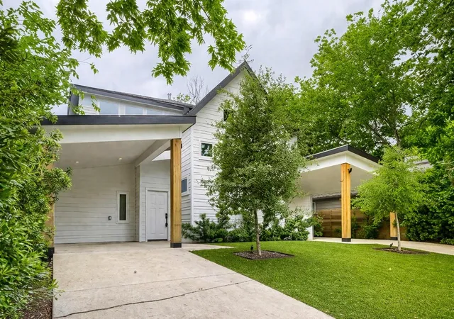 2nd image of 4805 Sara Dr, Austin, TX 78721 | MLS# 8155991