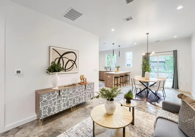 Listing Photo 5 - Condo for sale in building located at 4805 Sara Dr, Austin, TX 78721
