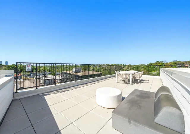 2nd image of 2500 Longview St, Austin, TX 78705
