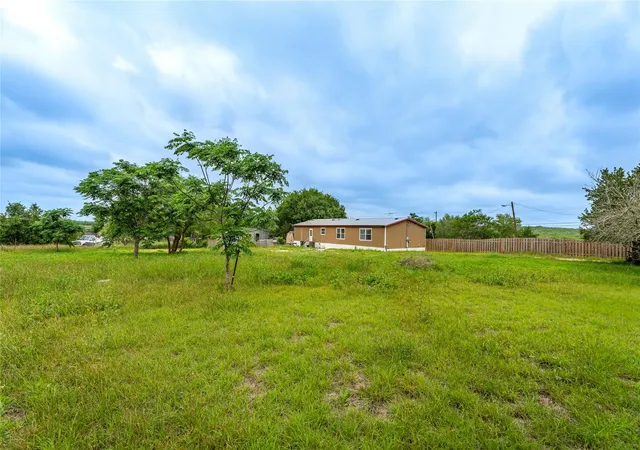 Manufactured home for sale at 100 Cattle Bnd, Kyle, TX 78640 | MLS# 6652769