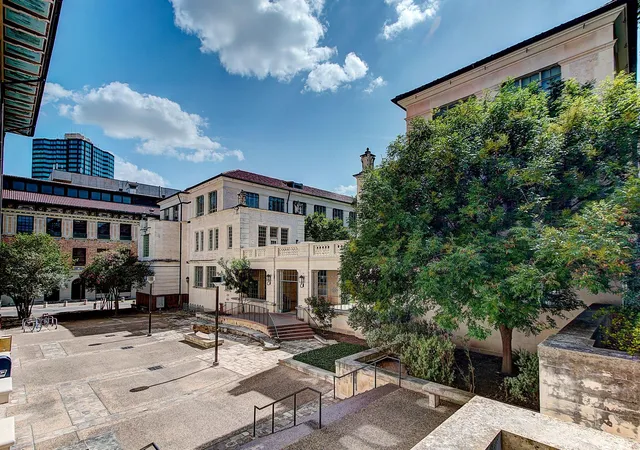 2nd image of 2802 Nueces St, Austin, TX 78705