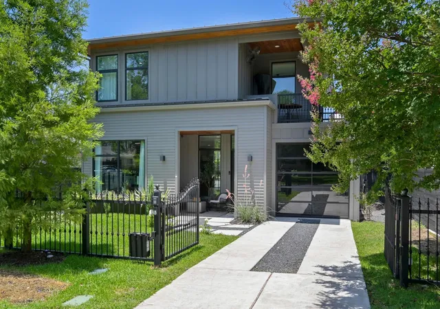 Photo 2 of Single family home for sale at 7810 Hardy Dr, Austin, TX 78757 | MLS# 8243170 | Listing updated on 2026-09-17