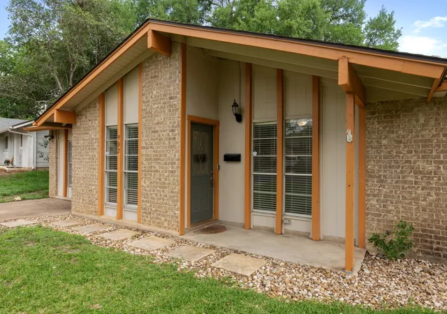 38th image of 902 Emerald Wood Dr, Austin, TX 78745 | MLS# 9712384