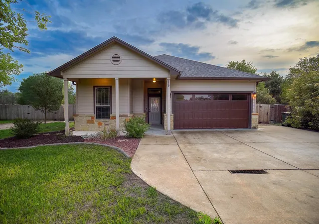 Photo 1 of Single family home for sale at 129 Haliimaile Ln, Bastrop, TX 78602 | MLS# 9653467 | Listing updated on 2026-05-14