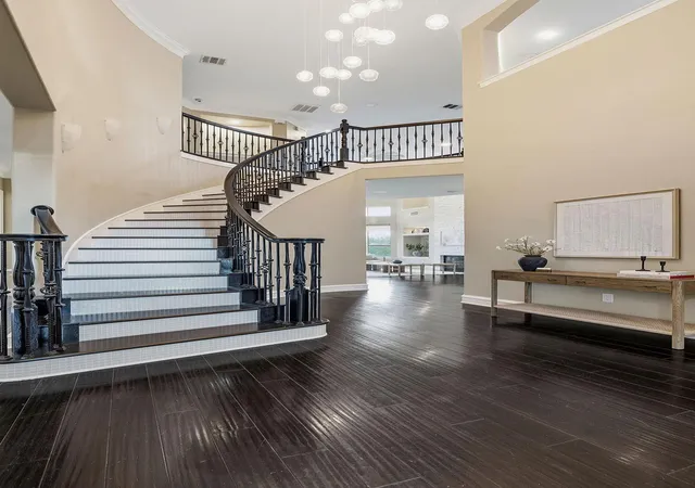Photo 3 of Single family home for sale at 1917 Lakecliff Hills Ln, Austin, TX 78732 | MLS# 2243167 | Listing updated on 2026-09-26