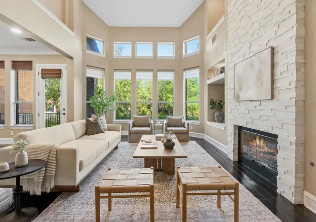 Photo 3 of Single family home for sale at 1917 Lakecliff Hills Ln, Austin, TX 78732 | MLS# 2243167 | Listing updated on 2026-09-26