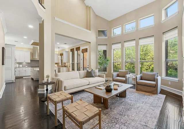 Photo 4 of Single family home for sale at 1917 Lakecliff Hills Ln, Austin, TX 78732 | MLS# 2243167 | Listing updated on 2026-09-26