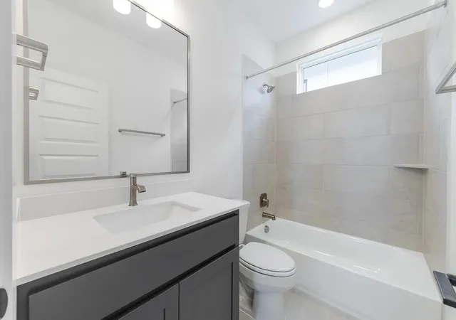 Photo 3 of Single family home for sale at 405 Austin Hts Rd, Austin, TX 78738 | MLS# 6262921 | Listing updated on 2026-09-03