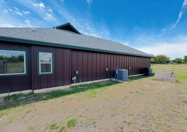 34th image of 1094 Raintree Ln, Elgin, TX 78621 | MLS# 3064291