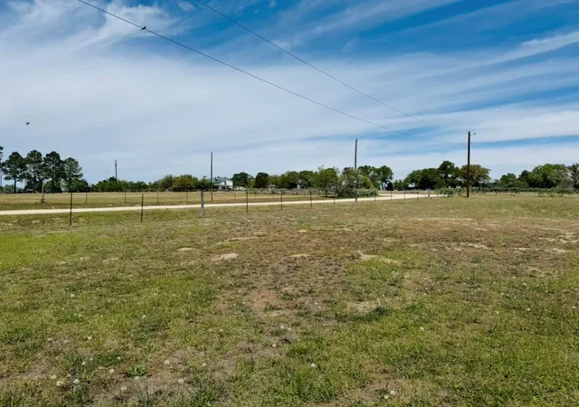 Photo 4 of Single family home for sale at 1094 Raintree Ln, Elgin, TX 78621 | MLS# 3064291 | Listing updated on 2026-08-18