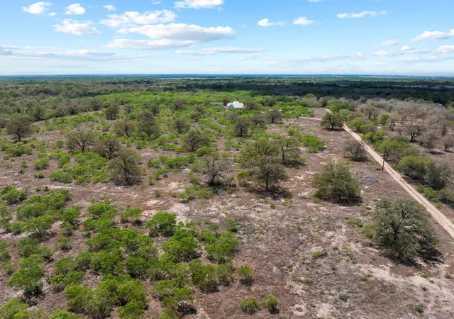 5th image of 2124 Bugtussle Ln, Luling, TX 78648 | MLS# 8132729