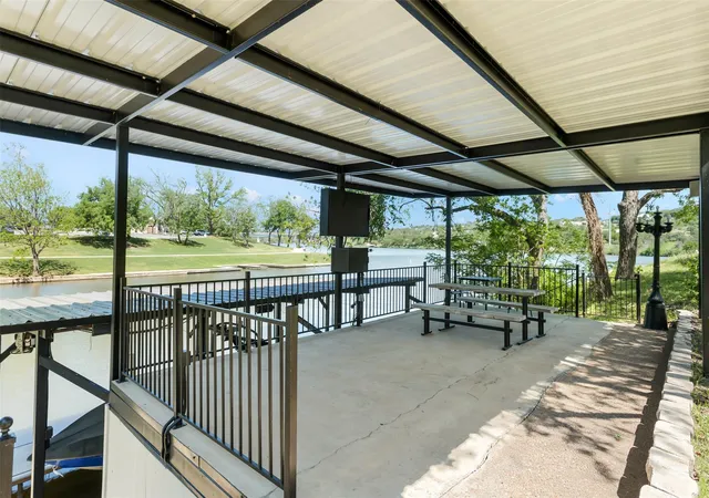 4th image of 500 Lakeshore Dr, Marble Falls, TX 78654 | MLS# 1777418