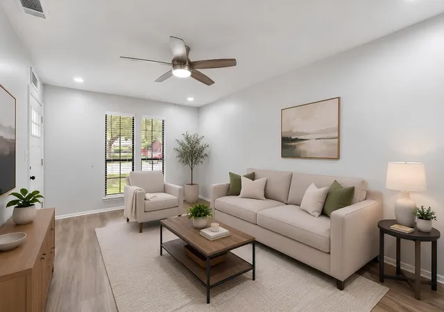 2nd image of 5005 Creek Bend Dr, Austin, TX 78744 | MLS# 2635555