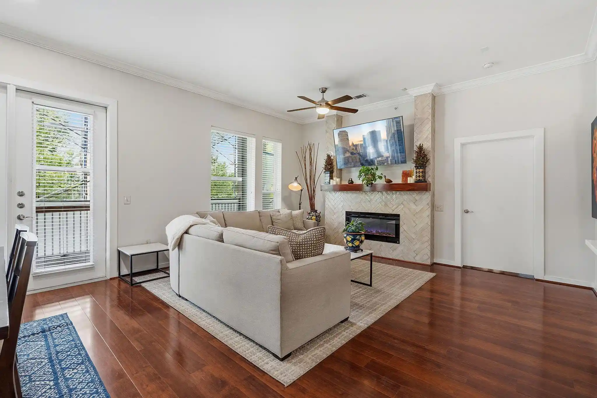 Listing Photo 2 - Condo for sale in 1900 Barton Springs Rd located at 1900 Barton Springs Rd, Austin, TX 78704 - Unit #2026