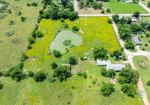 Homes for sale in Rockdale, TX | 802 Smith Rd, Rockdale, TX 76567 | MLS# 1735207