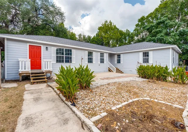 1st image of 417 N Blanco St, Lockhart, TX 78644 | MLS# 3178248