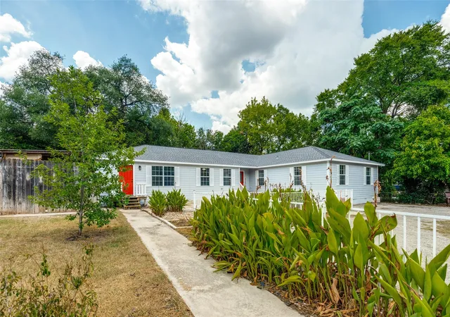 29th image of 417 N Blanco St, Lockhart, TX 78644 | MLS# 3178248